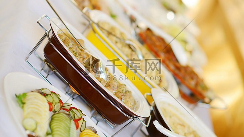 零食品牌贴牌代理，费用构成揭秘**