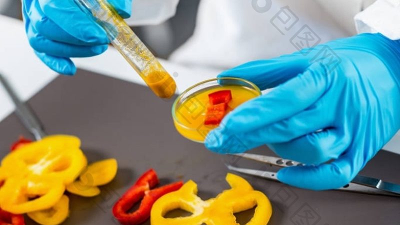 裱花甜品对奶油的要求较高，主要表现在以下几个方面：